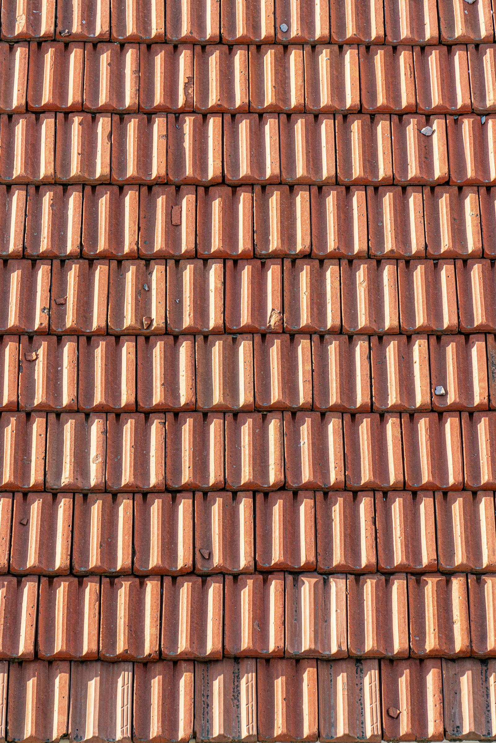 Dachówka ceramiczna czy blacha